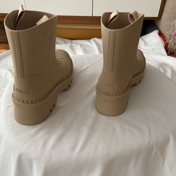 Chloe Raina beige rubber rain boots, round tow, pull tabs, Women size 40 - Picture 11 of 15